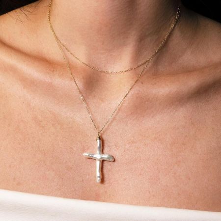 Cross Pearl Pendant Necklace