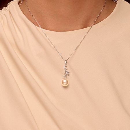 White Nature Round Pearl Pendant Necklace