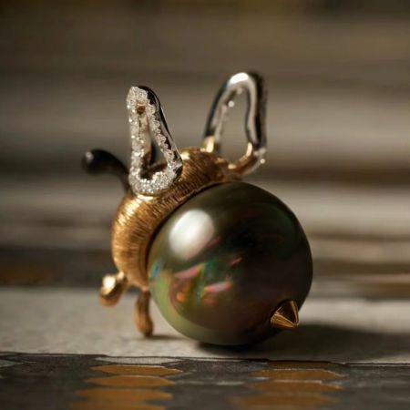 Bee Pendant Necklace
