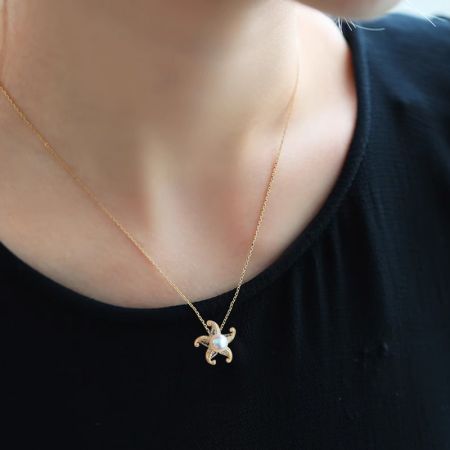 Starfish Pendant Necklace