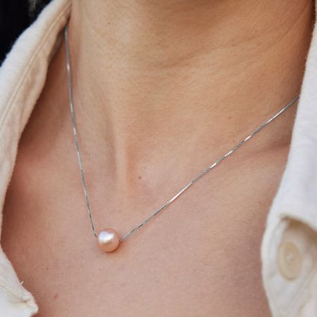 3A Quality Pearl Pendant Necklace