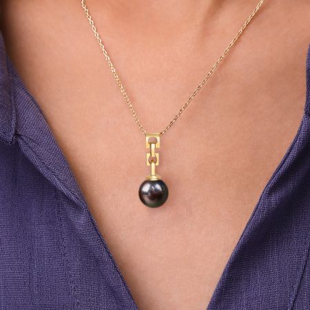 Black Pearl Pendant Necklace
