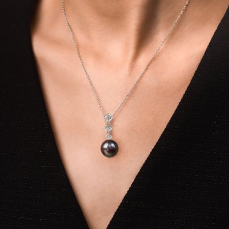 Black Pearl Pendant Necklace