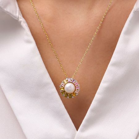 Pearl Pendant Necklace