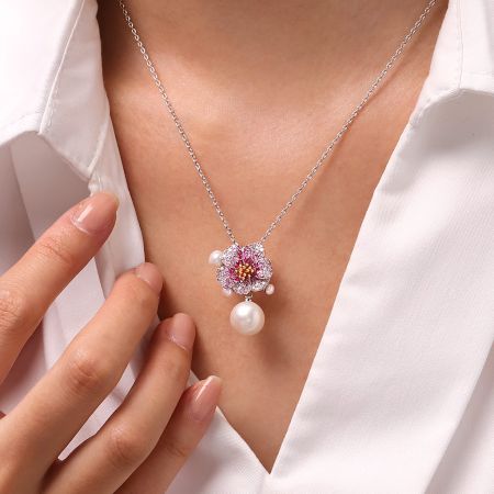 Flower Pendant Necklace