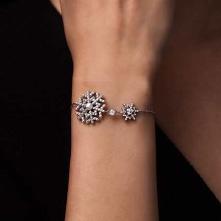 Snowflake Pearl Bracelet