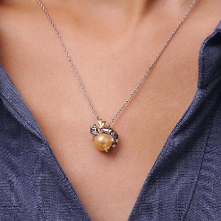 Cat Pendant Necklace