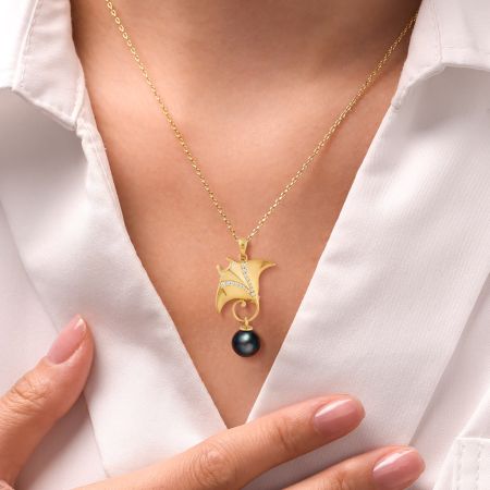 Manta Fish Pendant Necklace