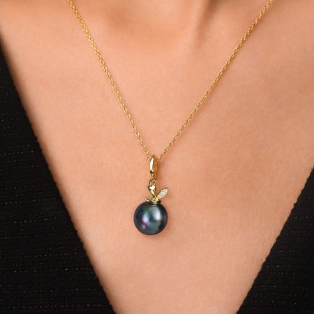 Apple Pendant Necklace