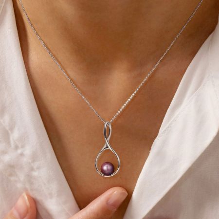 Twist Pearl Necklace