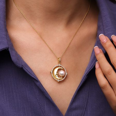 Moon Pendant Necklace