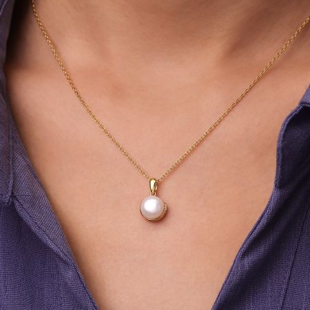 Pearl Pendant Necklace