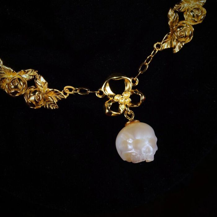 Handmade Gothic Rose Carved Skull Pearl Necklace