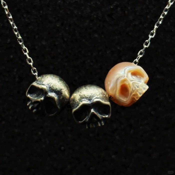 Dark Carved Skull Pearl Necklace