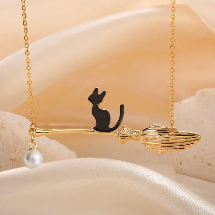 Black Cat Pearl Necklace
